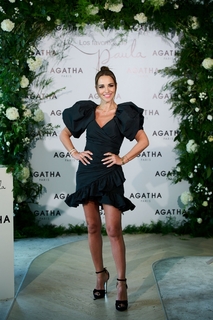 Paula Echevarría feet photo thumbnail