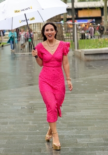 Myleene Klass feet photo thumbnail