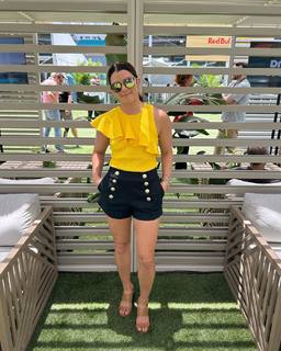 Danica Patrick feet photo thumbnail