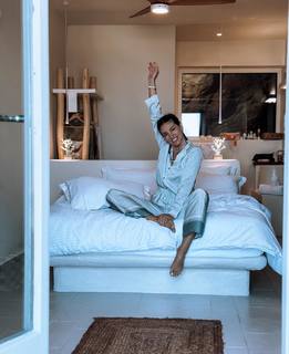Athina Oikonomakou feet photo thumbnail