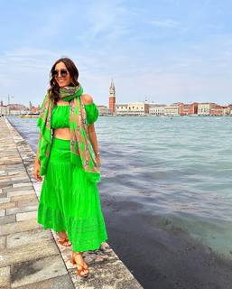 Caterina Balivo feet photo thumbnail