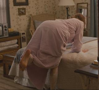 Hilary Swank feet photo thumbnail