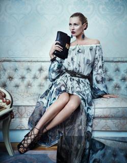 Kate Moss feet photo thumbnail