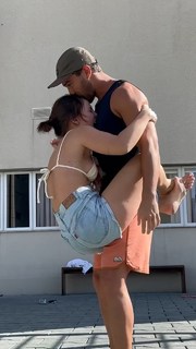 Larissa Manoela feet photo thumbnail