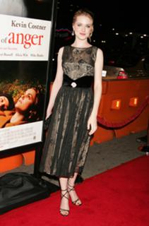 Evan Rachel Wood feet photo thumbnail
