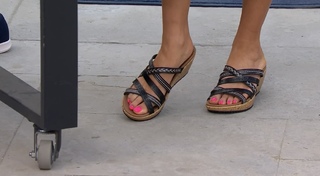 Courtney Khondabi feet photo thumbnail