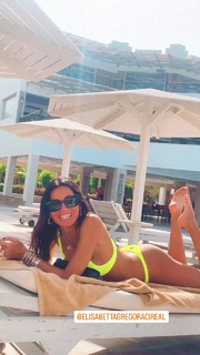 Elisabetta Gregoraci feet photo thumbnail