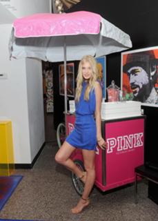 Elsa Hosk feet photo thumbnail