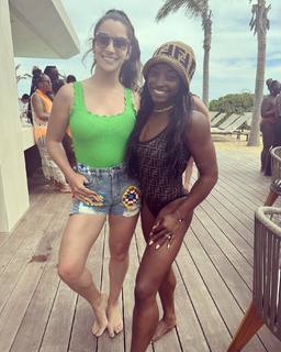Simone Biles feet photo thumbnail