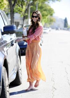 Jordana Brewster feet photo thumbnail