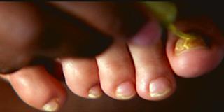 Rosario Dawson feet photo thumbnail