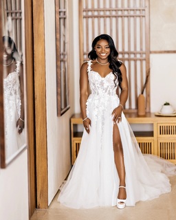Simone Biles feet photo thumbnail