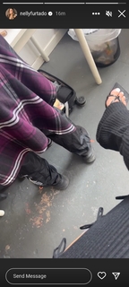 Nelly Furtado feet photo thumbnail