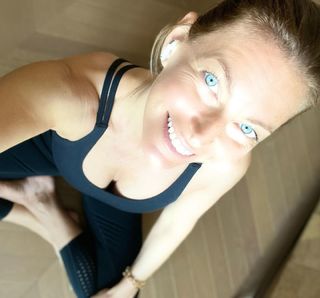 Federica Fontana feet photo thumbnail