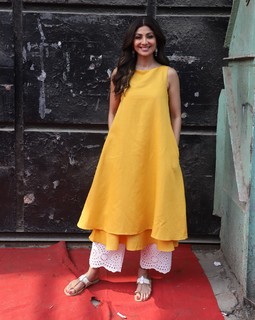 Shilpa Shetty Kundra feet photo thumbnail