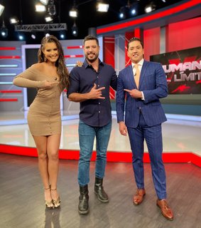 Vanessa Claudio feet photo thumbnail