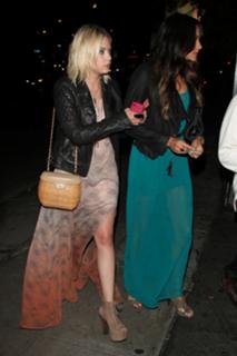 Shay Mitchell feet photo thumbnail