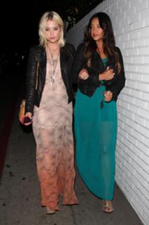 Shay Mitchell feet photo thumbnail