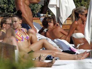 Jessica Lowndes feet photo thumbnail