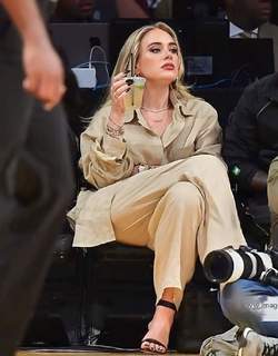 Adele feet photo 5