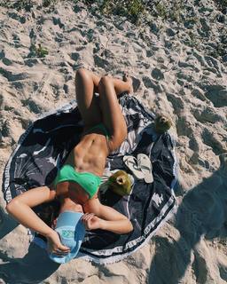 Jade Picon feet photo thumbnail