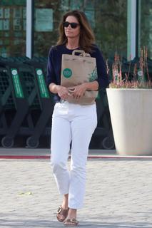 Cindy Crawford feet photo thumbnail