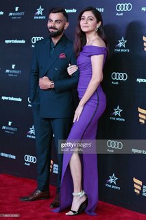 Anushka Sharma feet photo thumbnail