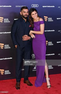 Anushka Sharma feet photo thumbnail