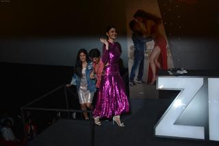 Anushka Sharma feet photo thumbnail