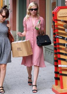 Kirsten Dunst feet photo thumbnail