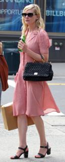 Kirsten Dunst feet photo thumbnail