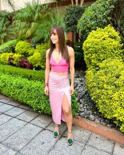 Tania Rincón feet photo thumbnail