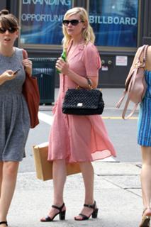 Kirsten Dunst feet photo thumbnail