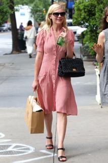 Kirsten Dunst feet photo thumbnail