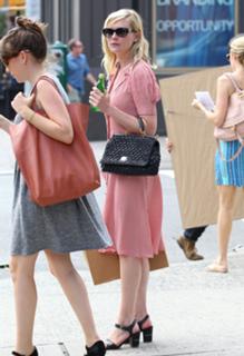Kirsten Dunst feet photo thumbnail
