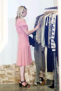 Kirsten Dunst feet photo thumbnail