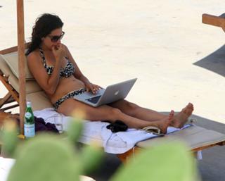 Lisa Edelstein feet photo thumbnail