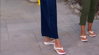 Courtney Khondabi feet photo thumbnail