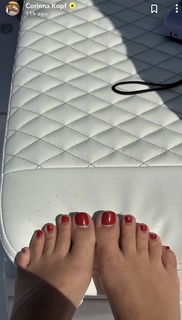 Corinna Kopf feet photo thumbnail