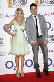 Luisana Lopilato feet photo thumbnail