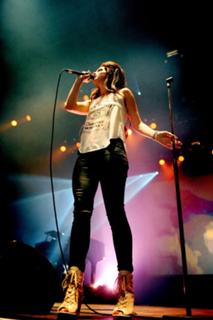 Lana Del Rey feet photo thumbnail