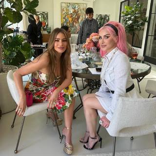 Sofía Vergara feet photo thumbnail