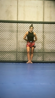 Karolina Kowalkiewicz feet photo thumbnail