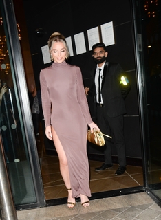 Helen Flanagan feet photo thumbnail