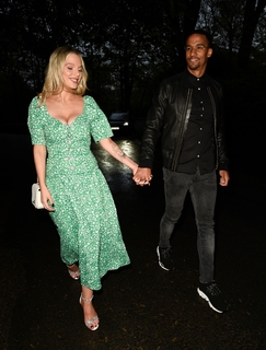 Helen Flanagan feet photo thumbnail