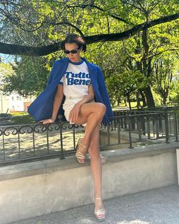 Anna Popek feet photo thumbnail