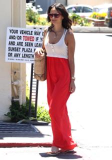 Jordana Brewster feet photo thumbnail