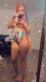 Nicki Minaj feet photo thumbnail