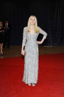 Dakota Fanning feet photo thumbnail