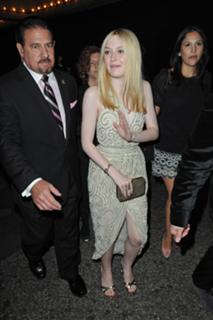 Dakota Fanning feet photo thumbnail
